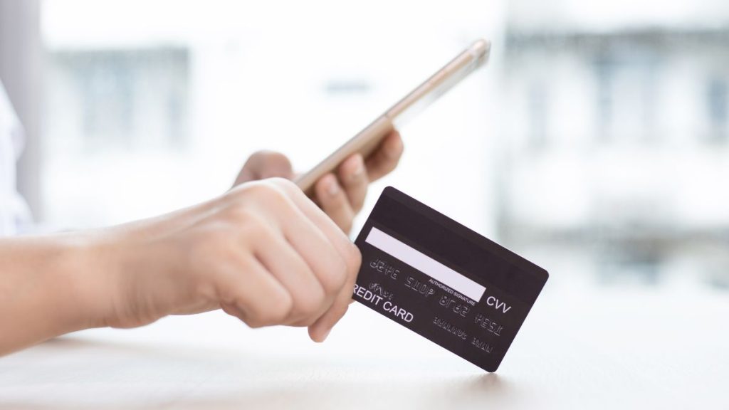 Cartões de crédito para negativados: o que considerar antes de solicitar