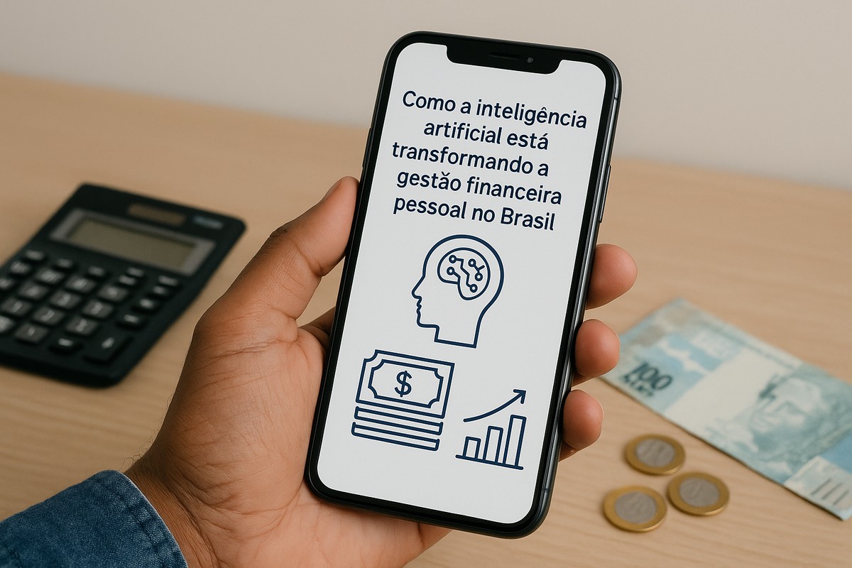 Fotografia de uma pessoa segurando um smartphone exibindo a frase “Como a inteligência artificial está transformando a gestão financeira pessoal no Brasil”. A tela mostra ícones em azul representando uma cabeça com circuitos, uma pilha de dinheiro e um gráfico de crescimento. Ao fundo, sobre a mesa de madeira, há uma calculadora, notas e moedas de real. A imagem transmite o uso de tecnologia na administração financeira.